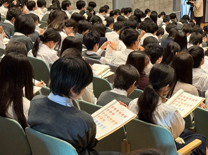 資源循環やウェルビーイングについて学ぶ様子2